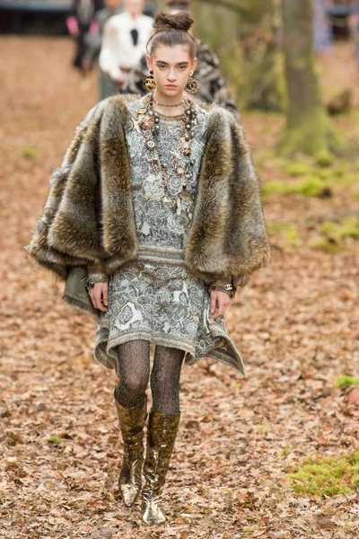 Look 56